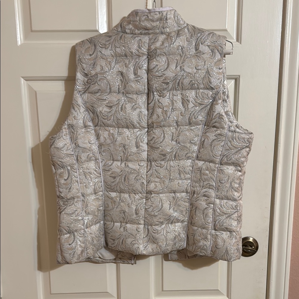 White House Black Market Floral Patterned Metallic Piped Puffer Vest - Picture 11 of 12